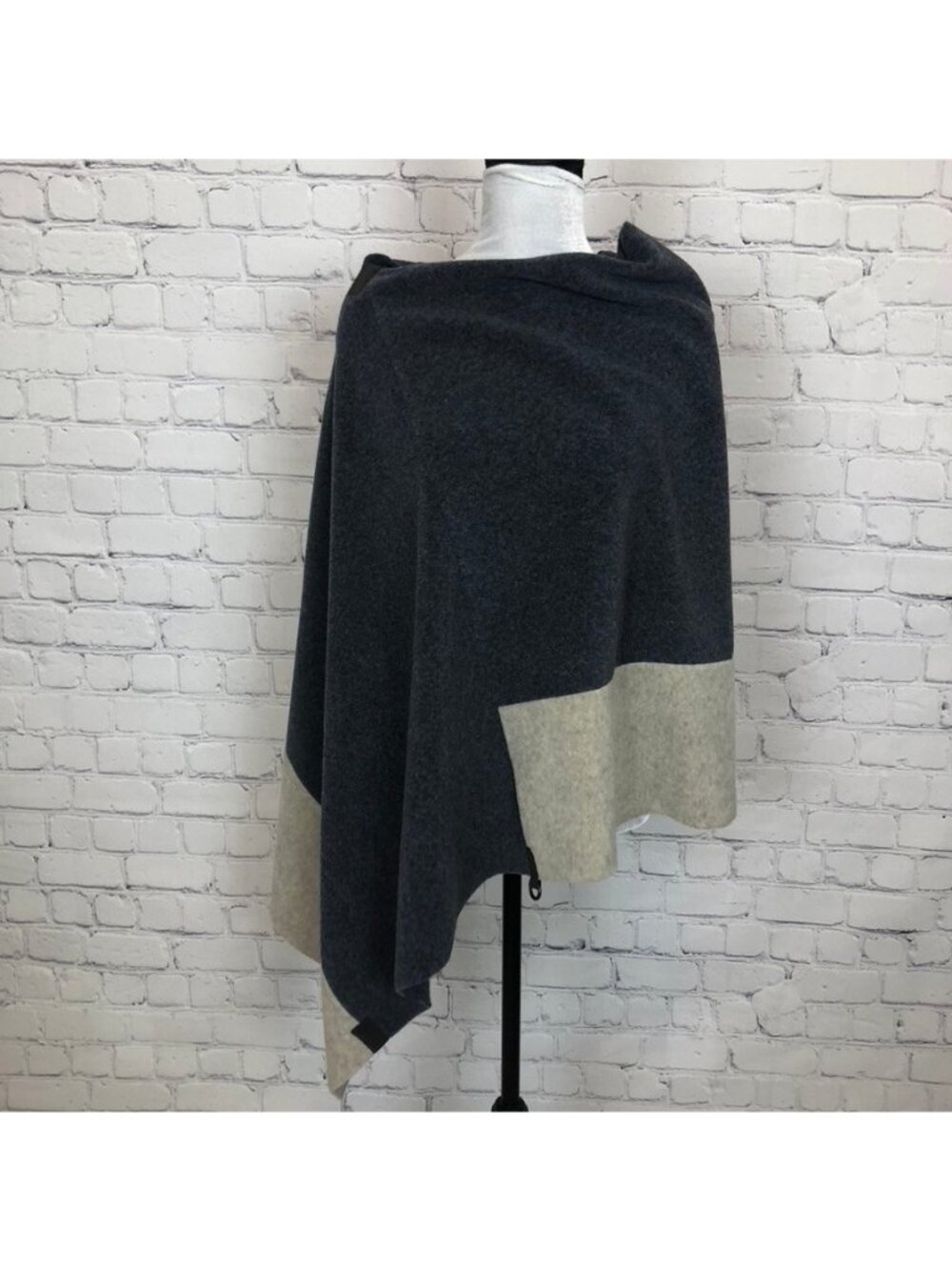 Henriette Steffensen Copenhagen Fleece Poncho One Size Gray Colorblock